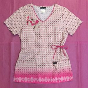 Cherokee Geometric Floral Scrub Top Size Small